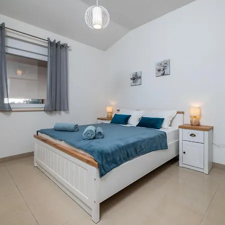 Lovely In Vodnjan With Kitchen Διαμέρισμα *