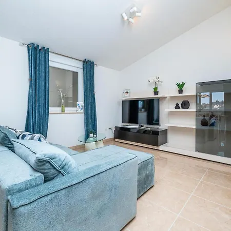 Lovely In Vodnjan With Kitchen Διαμέρισμα Mednjan